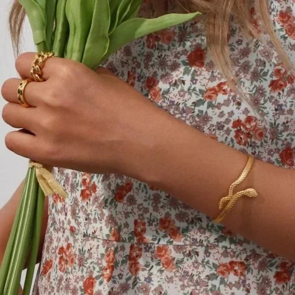 NEW ADJUSTABLE 18K GOLD BANGLE BRACELET, NICE BRACELET, CUTE BRACELET - Picture 3 of 6